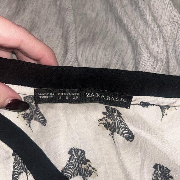 Zara Zebra Print Off White Black Trim Novelty Chic Polyster Blouse Size Small - Picture 6 of 8